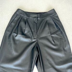 sz 4R Express High Rise Vegan Leather Pleated Pants